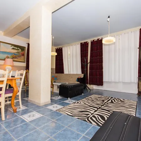 Premium Apartment *